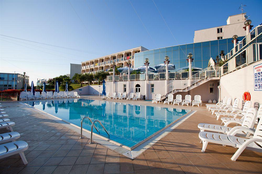 Hotel Istra Plava Laguna Πόρετς Εξωτερικό φωτογραφία