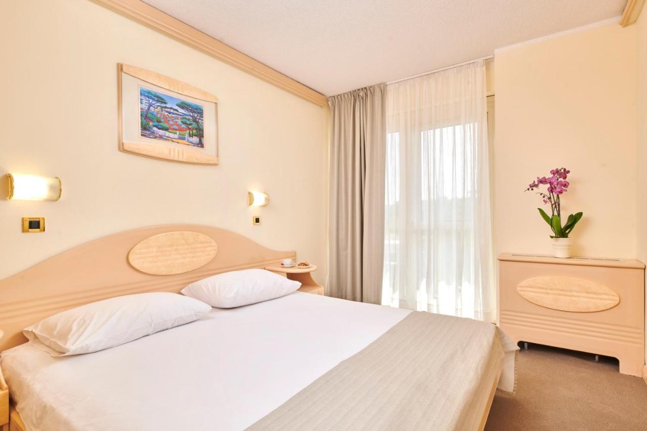 Hotel Istra Plava Laguna Πόρετς Εξωτερικό φωτογραφία