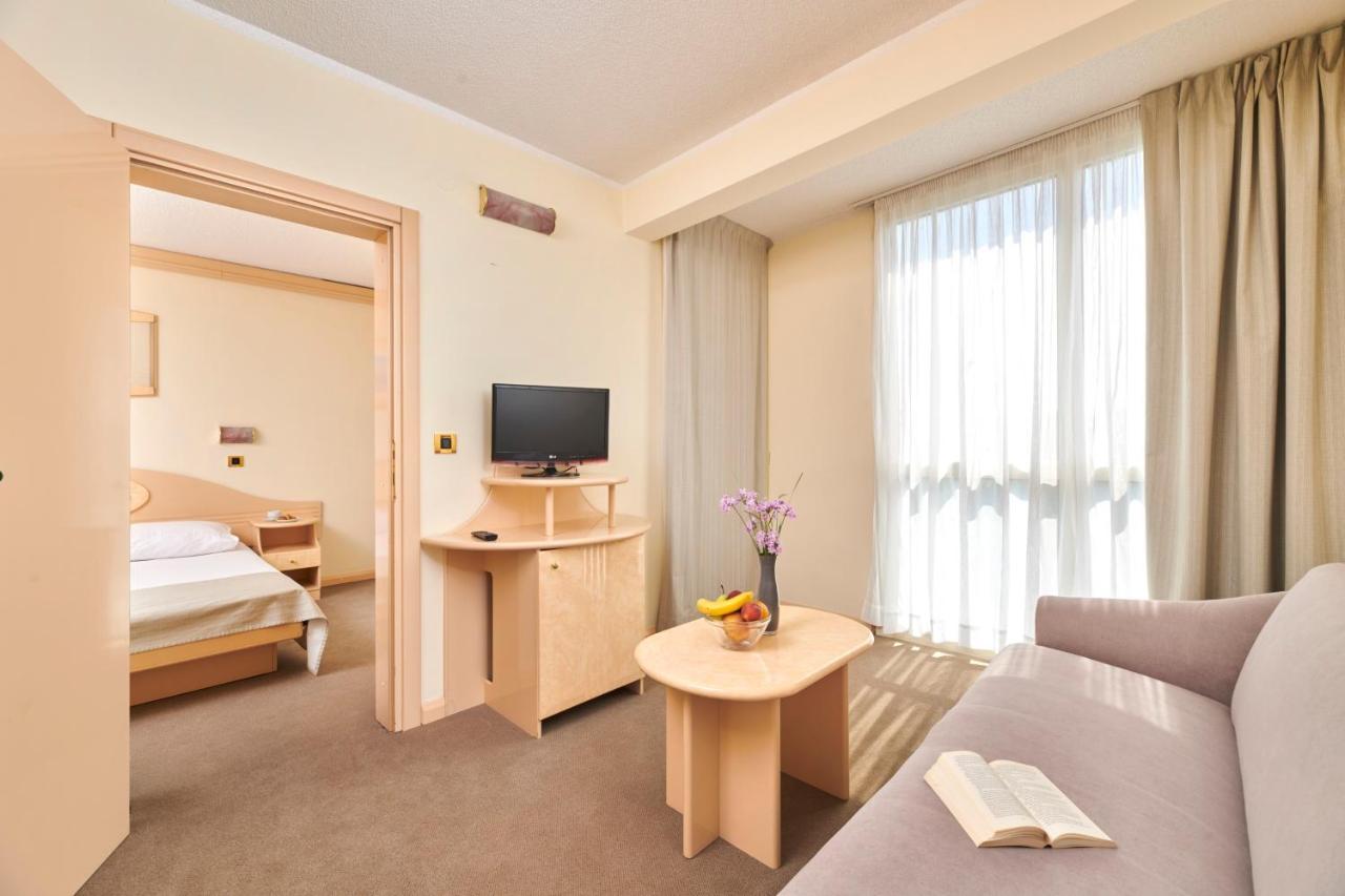Hotel Istra Plava Laguna Πόρετς Εξωτερικό φωτογραφία