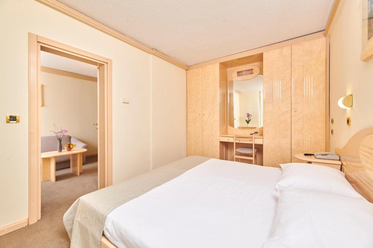 Hotel Istra Plava Laguna Πόρετς Εξωτερικό φωτογραφία